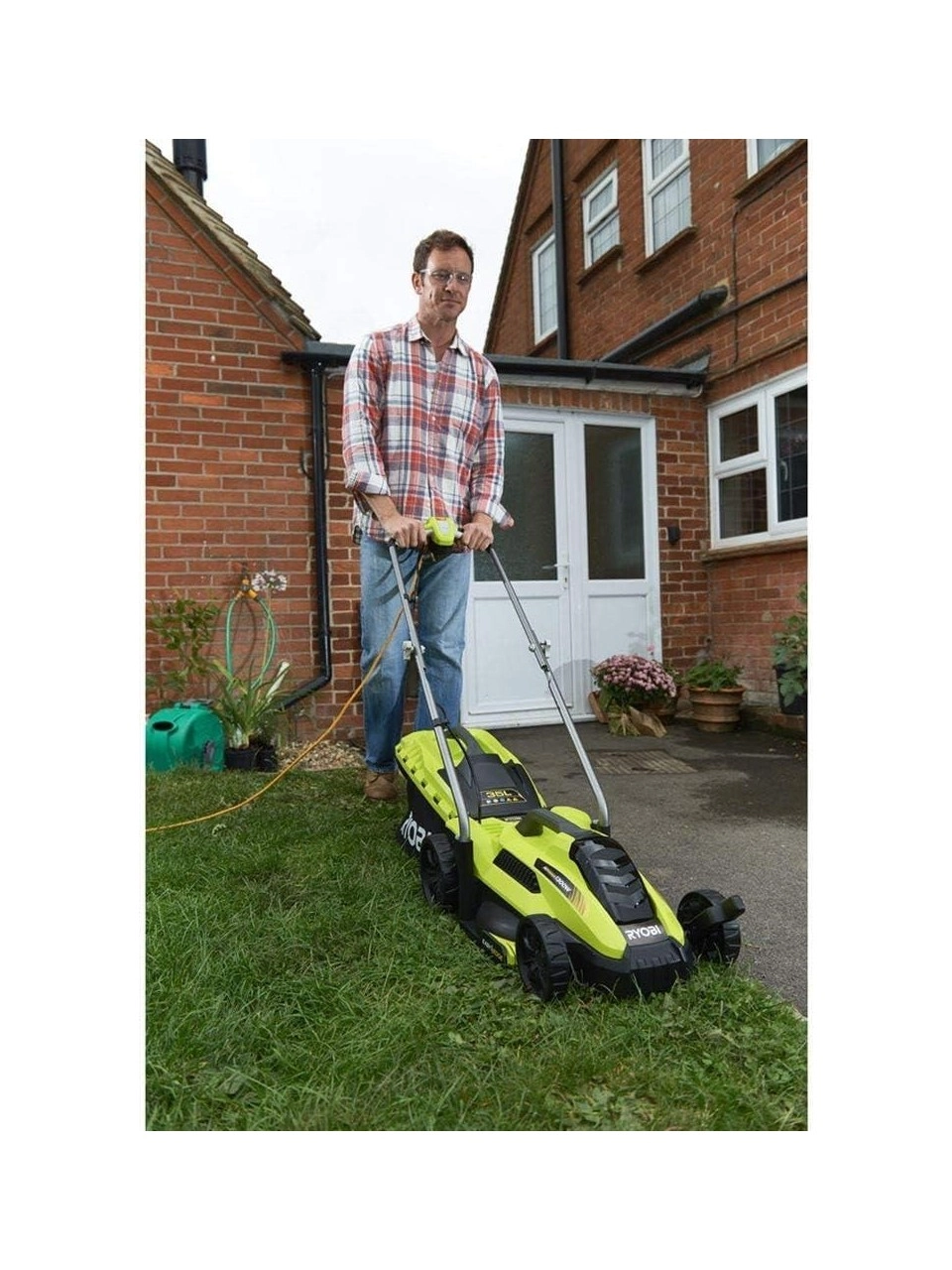 Ryobi%20RLM3313%201300Watt%2033cm%20Elektrikli%20Çim%20Biçme%20Makinesi